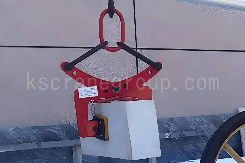 14Cement block lifter