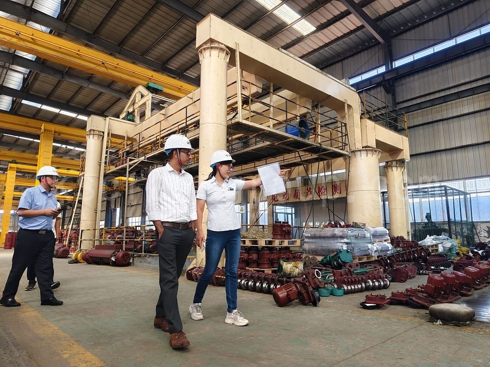 customer from UAE visit our factory3watermarked