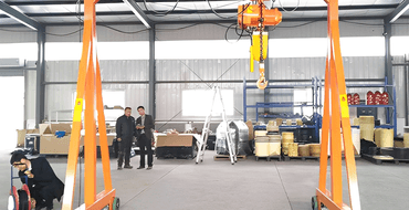 Portable Crane to a Manufacturing Factory 2