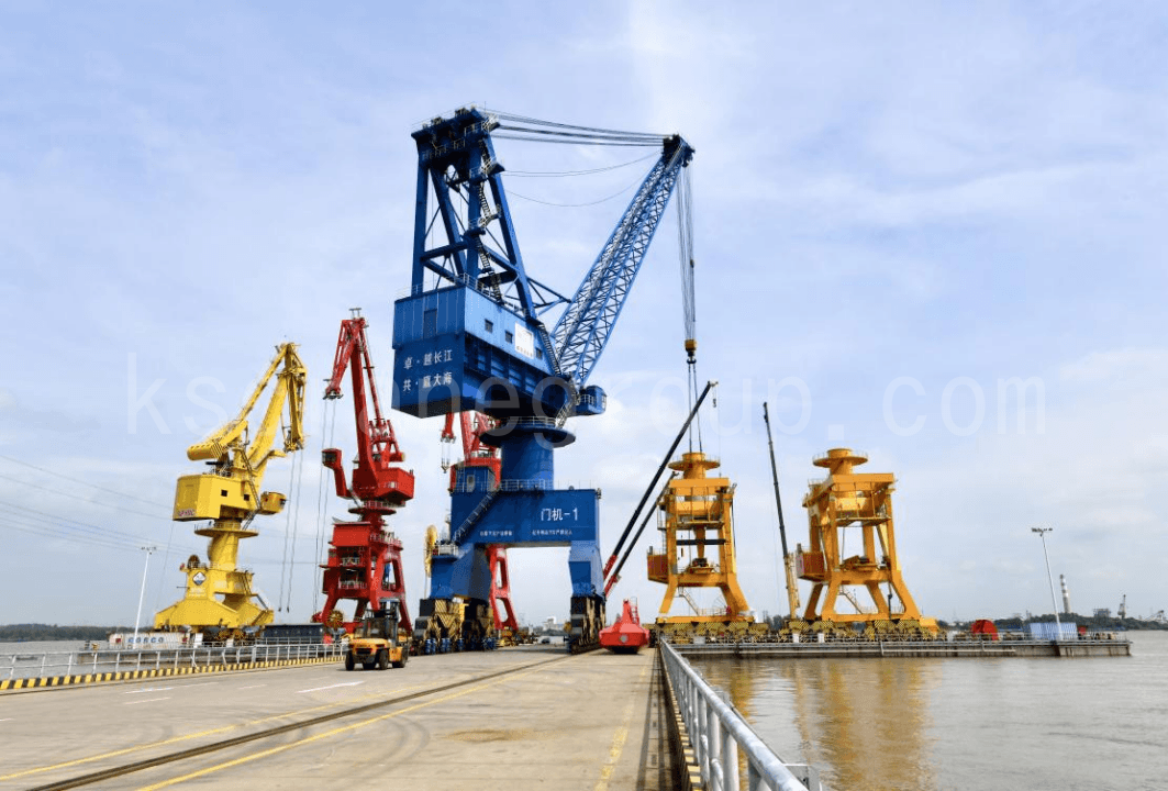 single boom portal harbour crane