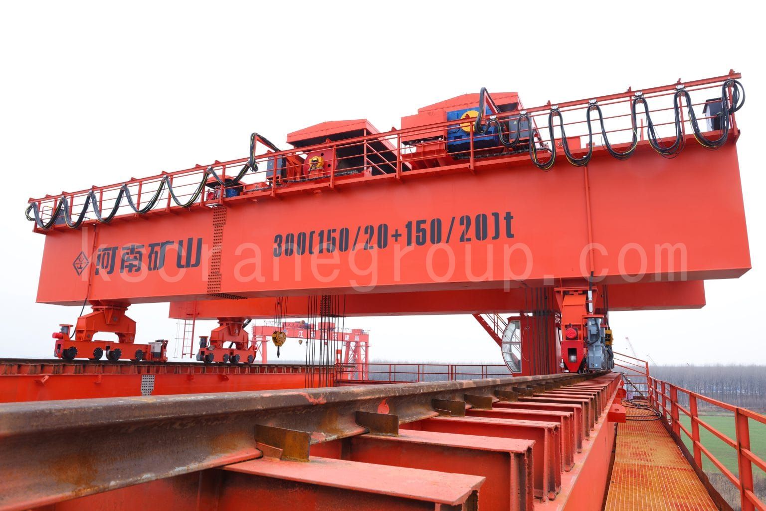 300t Double Girder Overhead Crane Aids Zhangjinggao Yangtze River Bridge Construction3