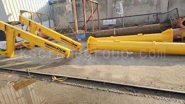 2 svingkraner og elektrisk palletruck ble levert til Indonesia 5