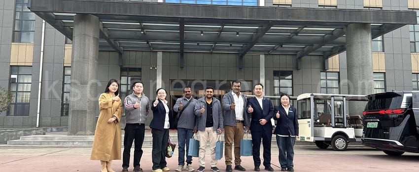 Khách hàng Indonesia đến thăm nhà máy và ký hợp đồng ngay tại chỗ cung cấp cần cẩu cột (2 chiếc/tỷ lệ).