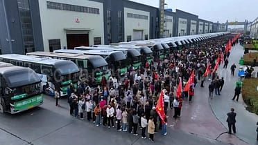 KUANGSHAN CRANE Sponsors Free Vacation for 4000 Employees Parents 1