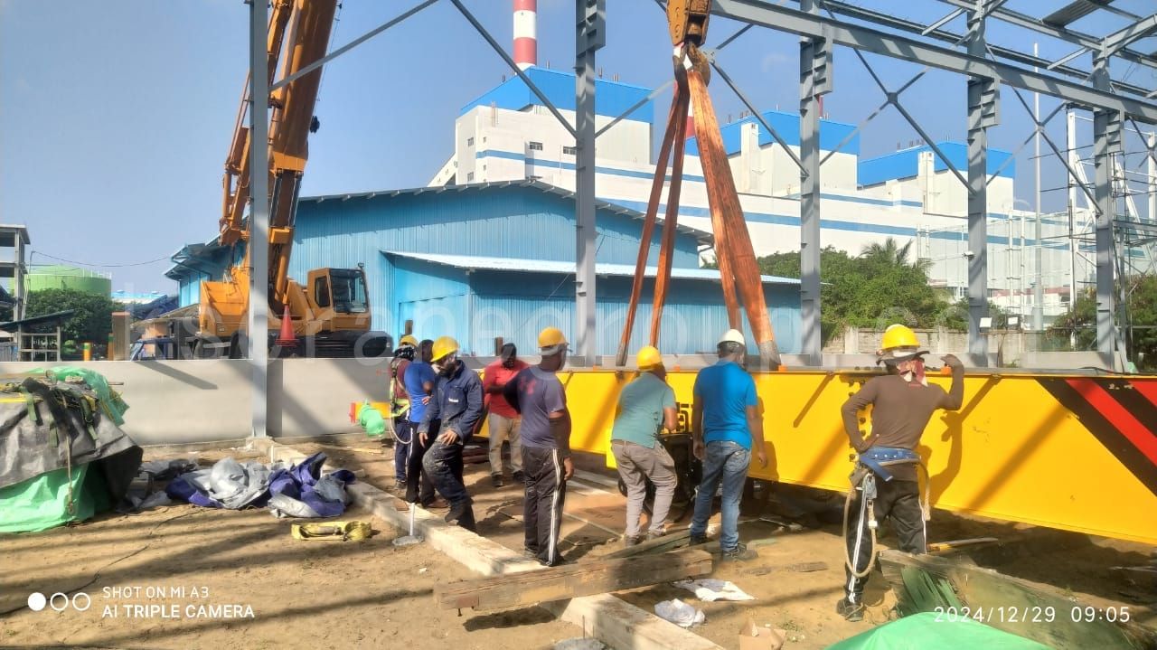 Gru a ponte da 7,5 tonnellate per l'installazione in una centrale elettrica dello Sri Lanka.