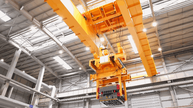 automated cranes die handling operation