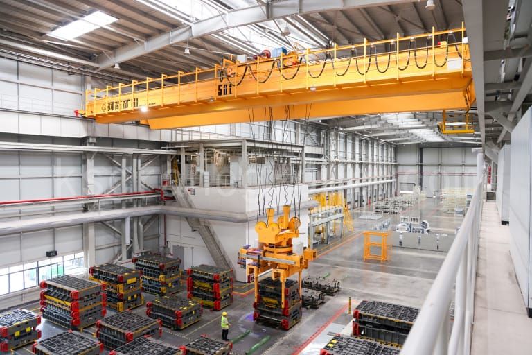 automated cranes for die handling