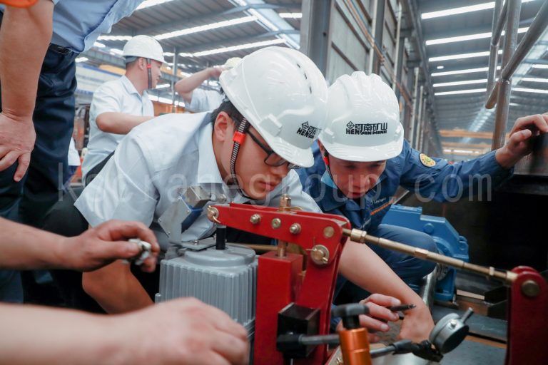 pemeriksaan roda brek kren perindustrian
