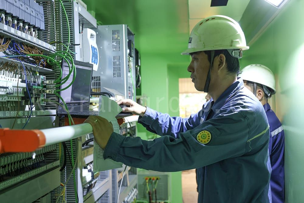 Anhui Bao magnesium project cranes through the expert A inspection