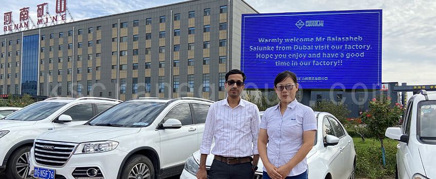 customer from UAE visit our factory1 1